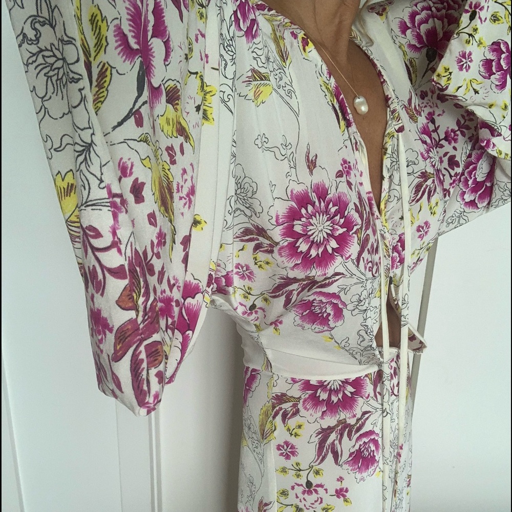 ETRO designer dress, floral. Show stopper - Picture 2 of 10